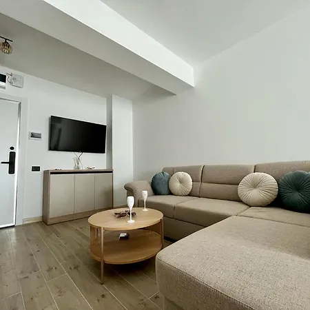 Summer Breeze Infinity Апартаменты
